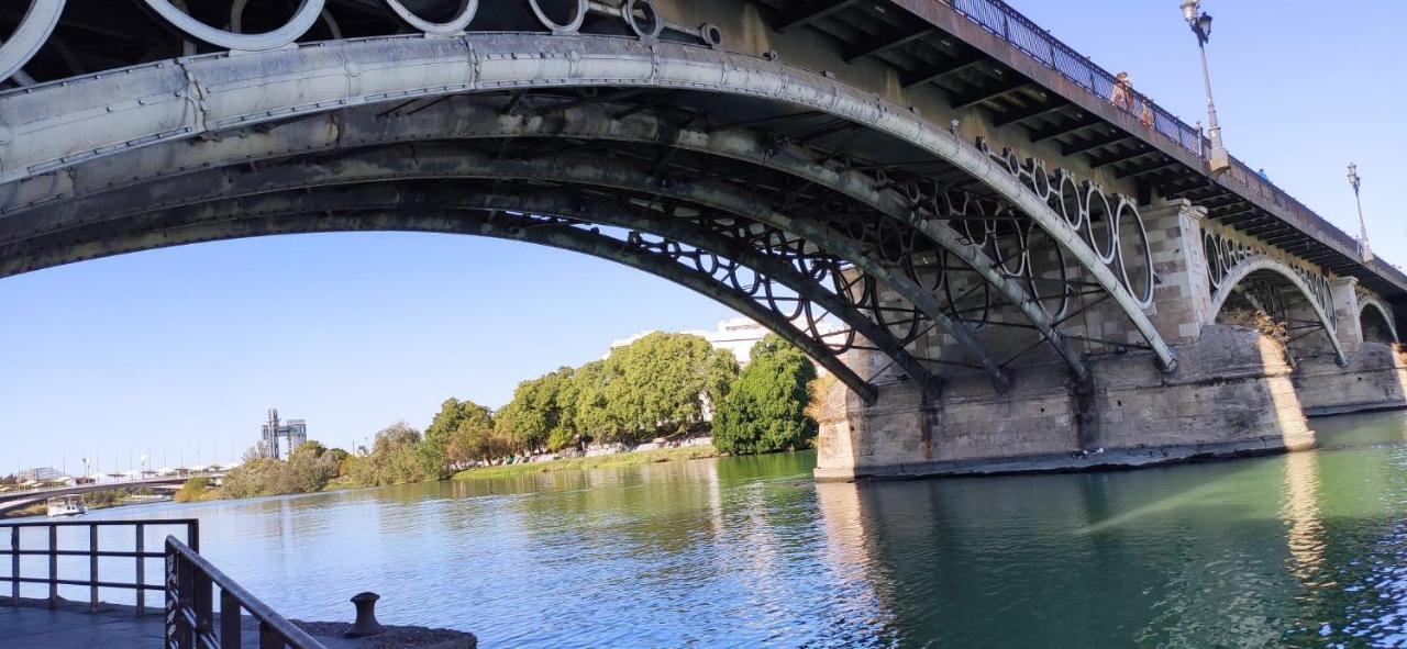 Apartamento Con Vistas Al Rio Guadalquivir En Triana, Sevilla Esterno foto
